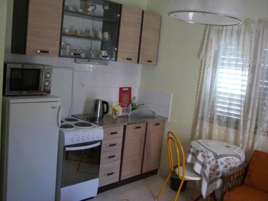 Apartments Anini Dvori Promajna Zimmer foto